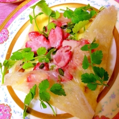 苺と芹のパリパリ春のライスペーパーガレット