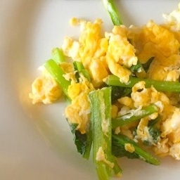 小松菜と卵のクレイジーソルト炒め レシピ 作り方 By にこちゃん86 楽天レシピ