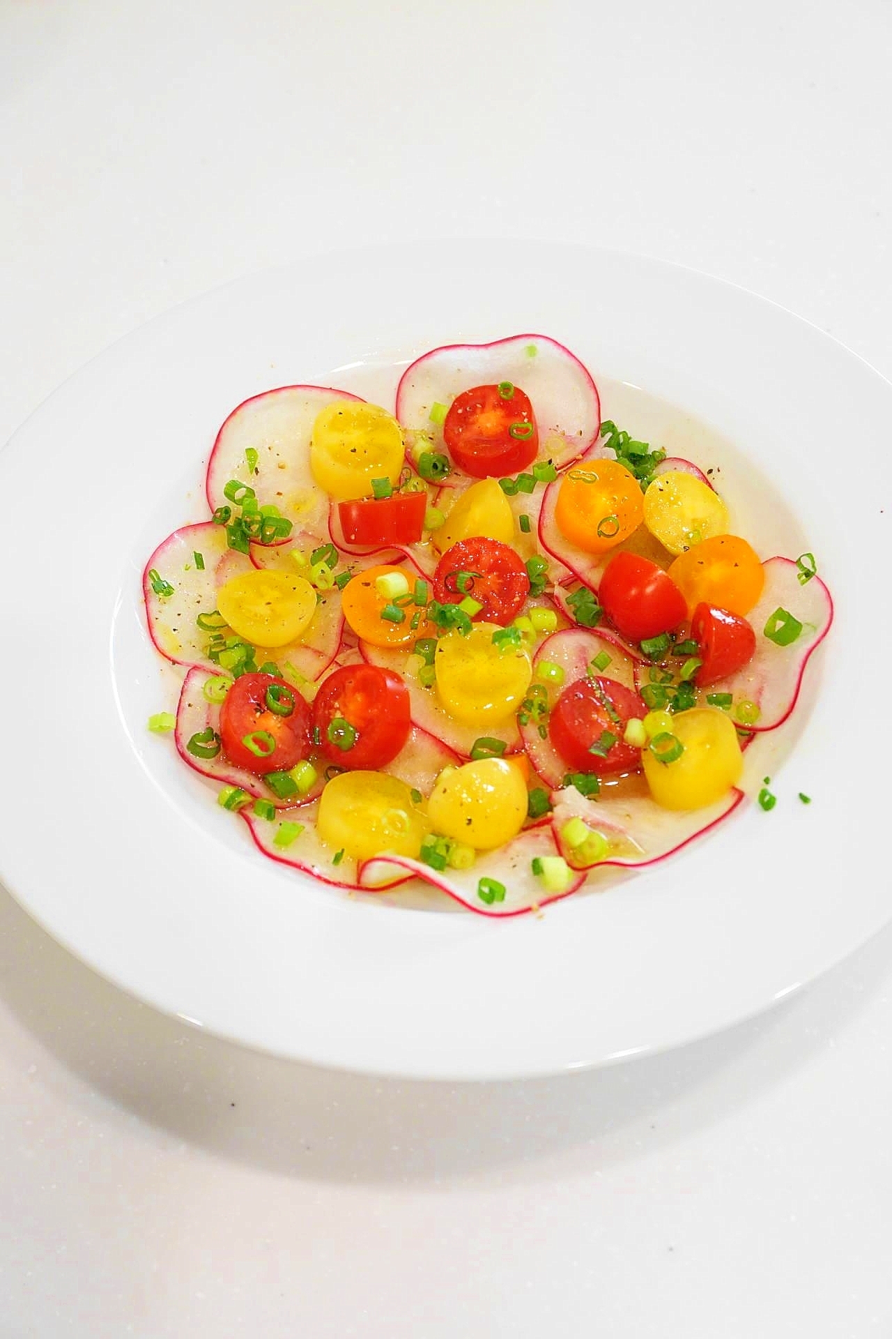 彩り野菜で楽しい！ラディッシュとミニトマトのサラダ レシピ・作り方 by oppeke22｜楽天レシピ