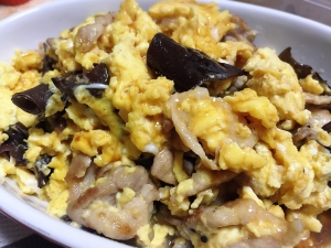 ボリューム満点 豚肉ときくらげの卵炒め レシピ 作り方 By Aki Baaachan 318 楽天レシピ