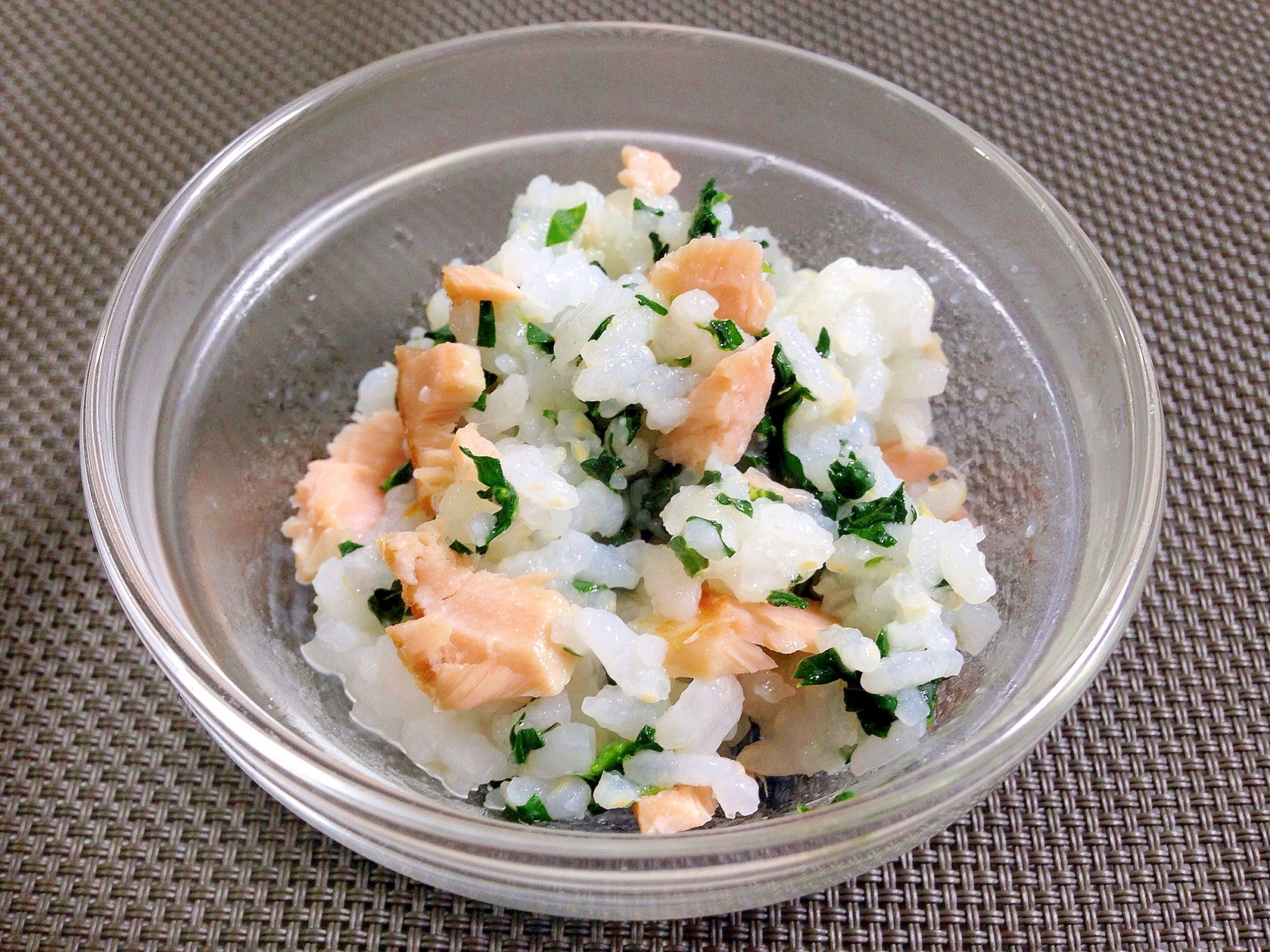 離乳食中期 鮭とほうれん草のおかゆ レシピ 作り方 By うーころちゃん 楽天レシピ