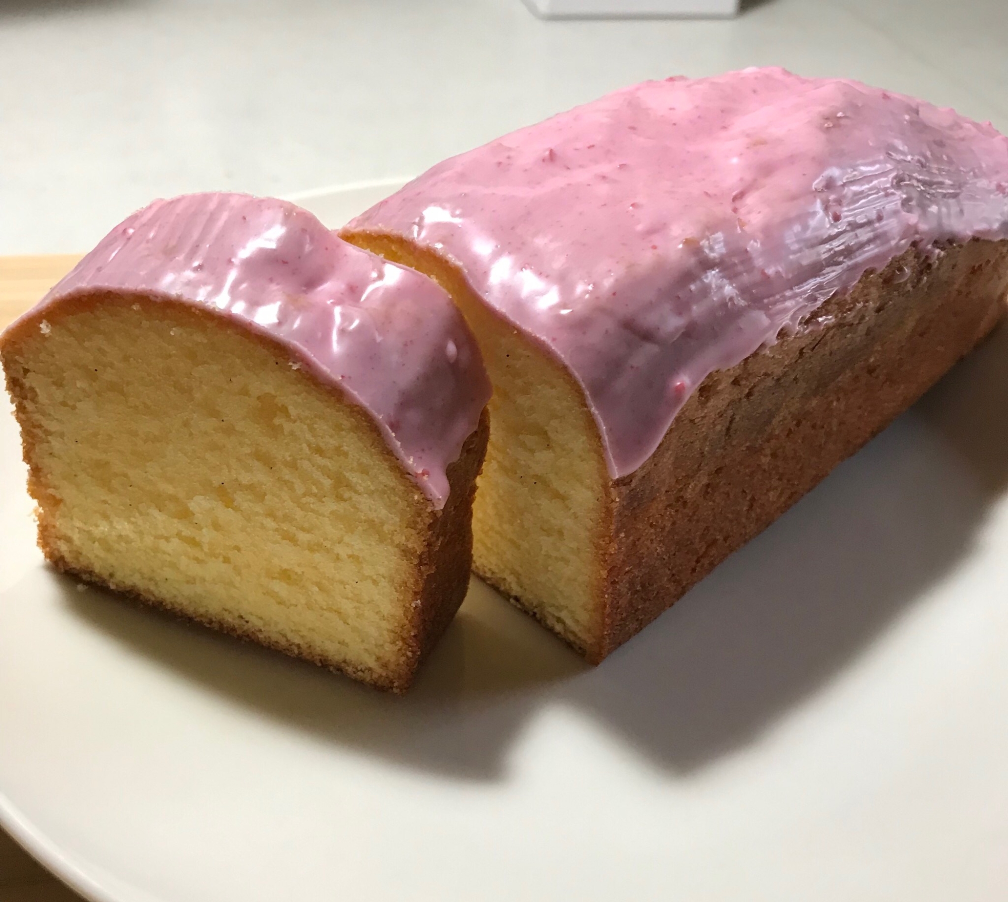 いちごチョコがけパウンドケーキ