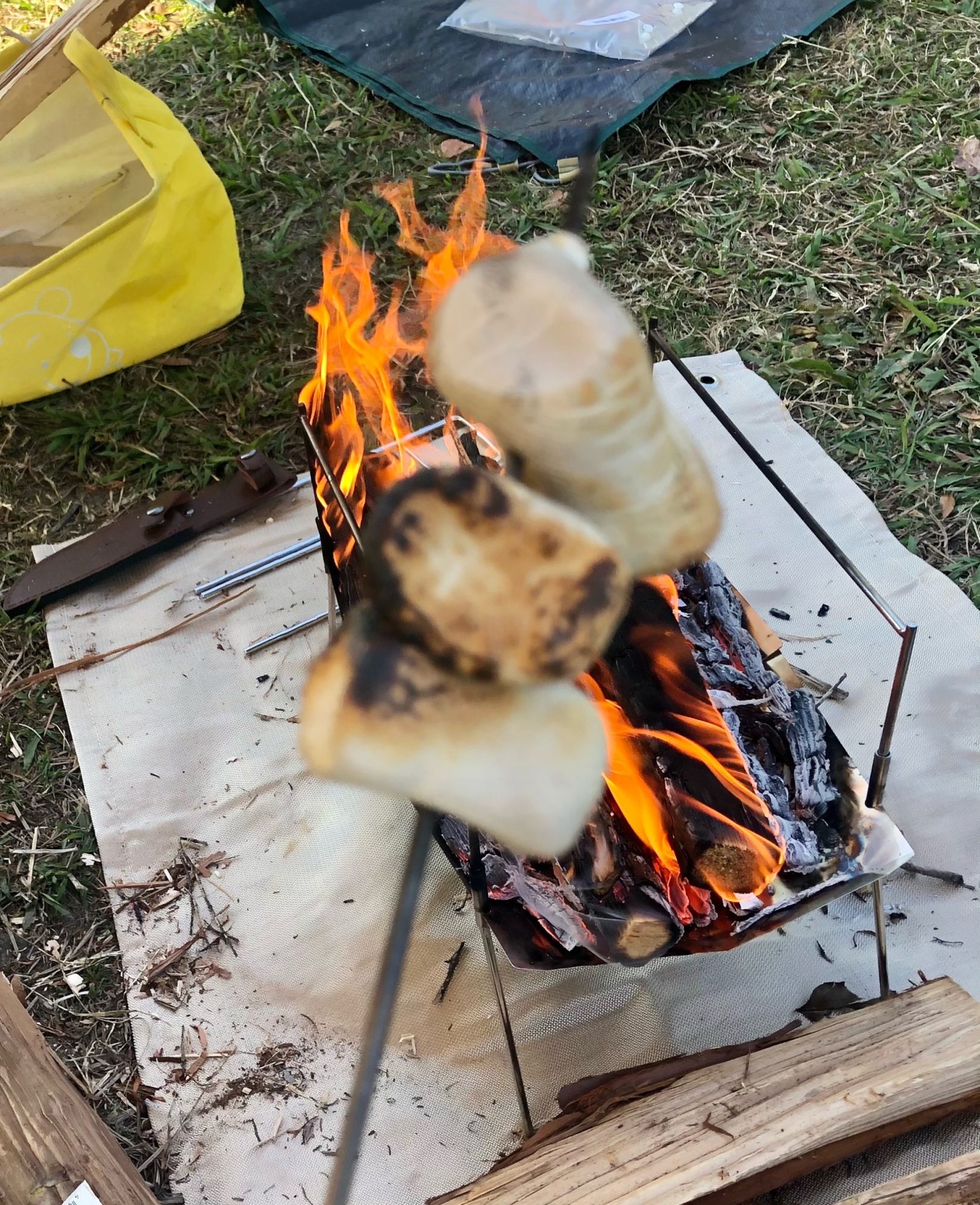 キャンプ飯スィーツ 焚き火で焼きマシュマロ レシピ 作り方 By りんりんりん 楽天レシピ